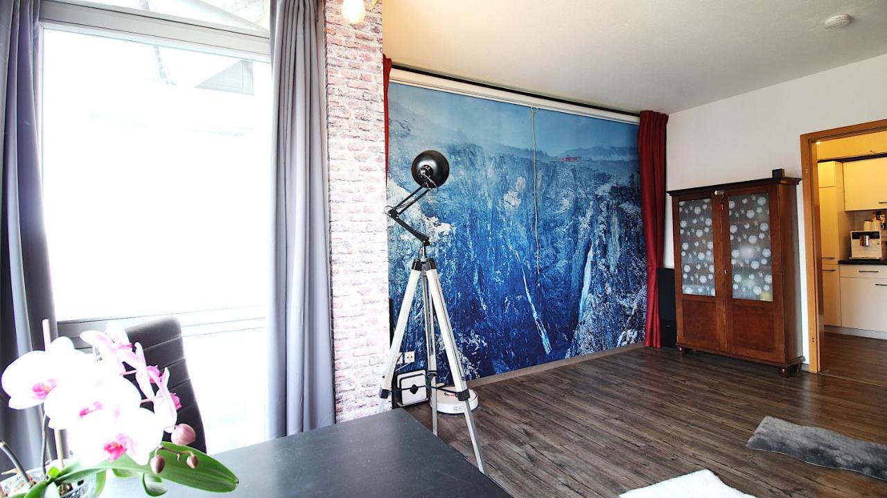 Home Cinema, Parking Space Вюрцбург Екстер'єр фото